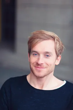 Bild zum Newsbeitrag - Samuel Koch und seine persönliche Lektorin